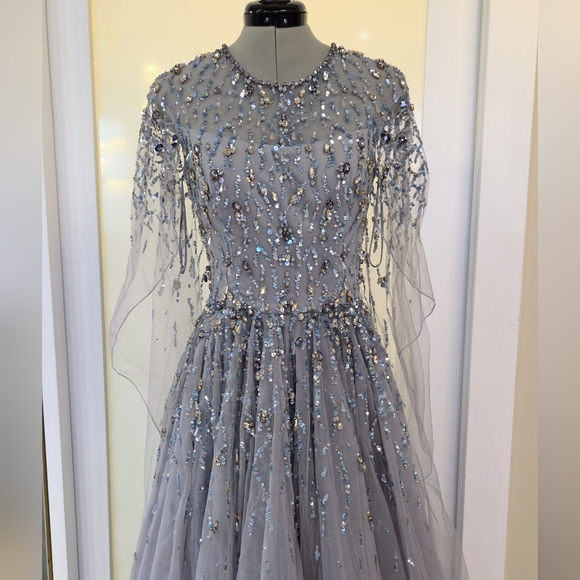 Jenny Packham Pandora Embellished Cape Dress, Gown, Blue Size 6 NWT, MSRP $5200 - Picture 6 of 16